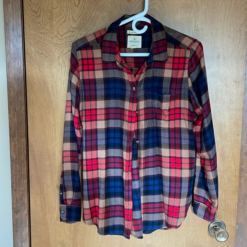 American Eagle, boyfriend fit, ahh-mazingly soft button up.